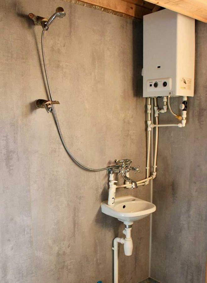 Tretopphytter Pa Grensen - Beverhytta Med Robat Og Gjeddefiske ハルデン エクステリア 写真